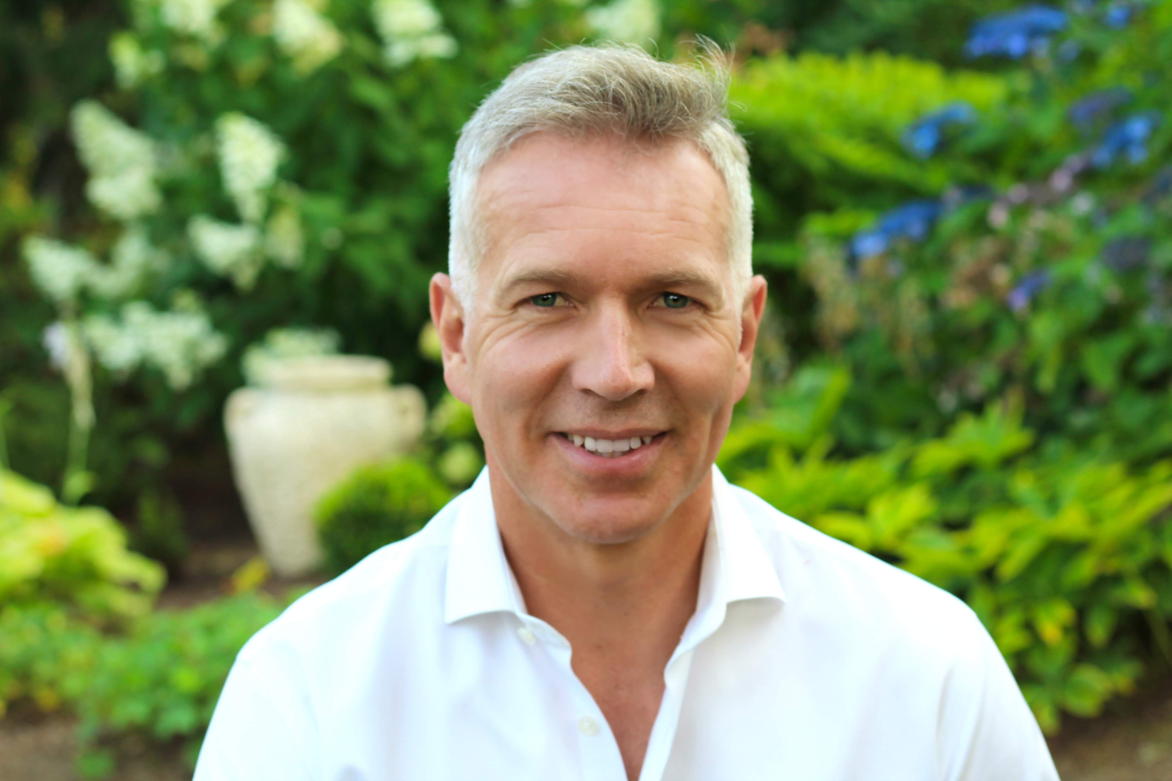 Portrait of Ross Siemens